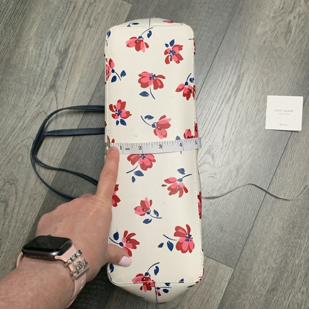 Kate Spade Tote - Picture 6 of 7